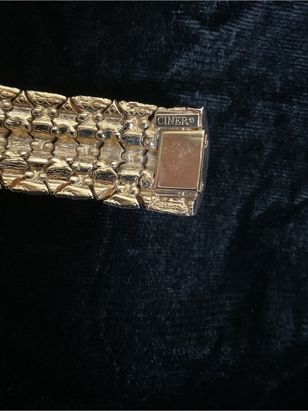 Ciner Basketweave Bracelet Gold Tone 1990s - Picture 3 of 5